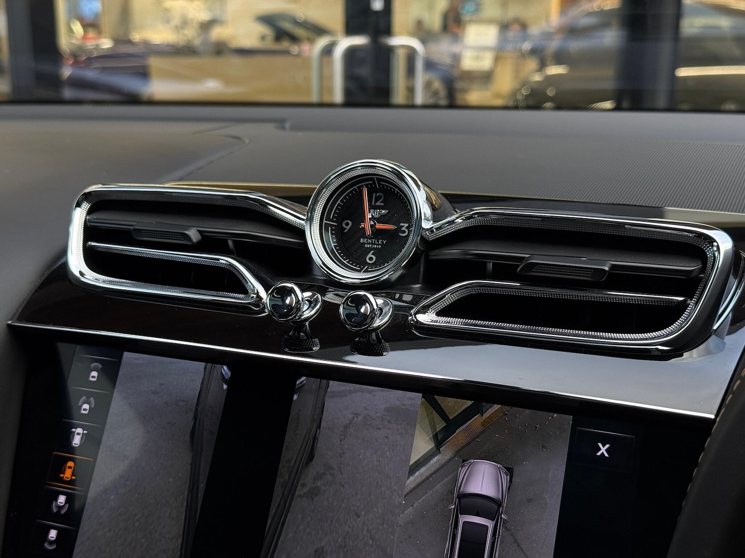 Used Bentley Bentayga 2023 for sale - 76735131: Photo 28