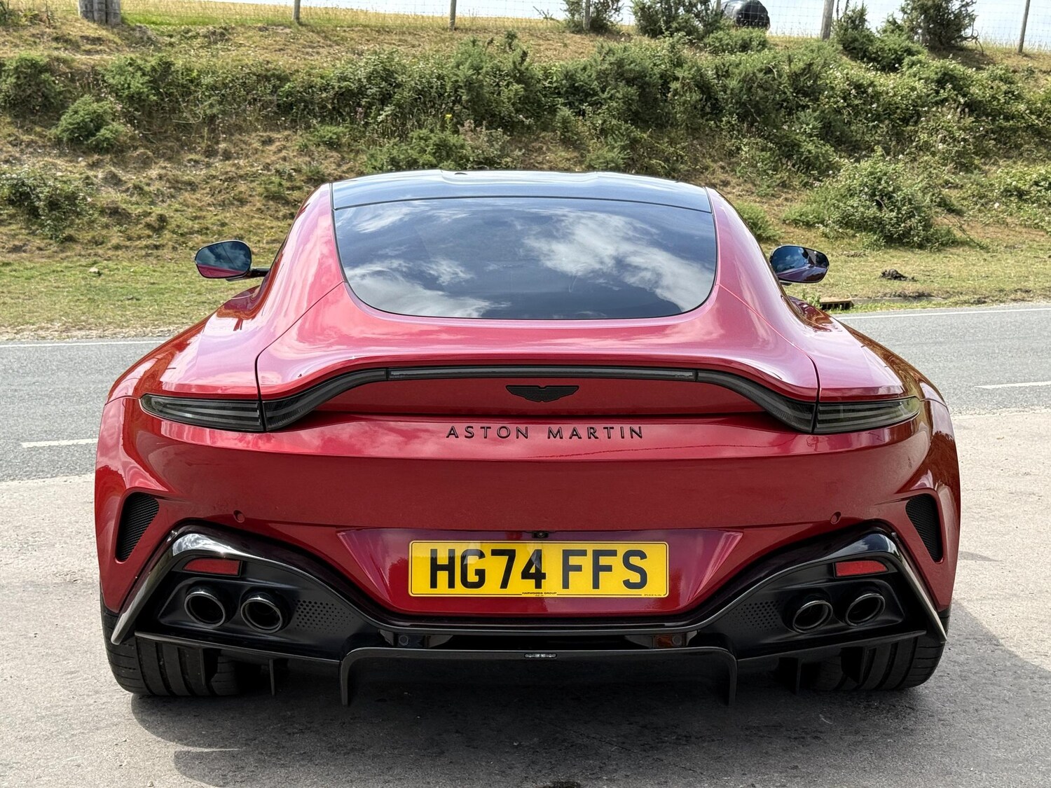 Used Aston Martin Vantage 2025 for sale - 76865651: Photo 10