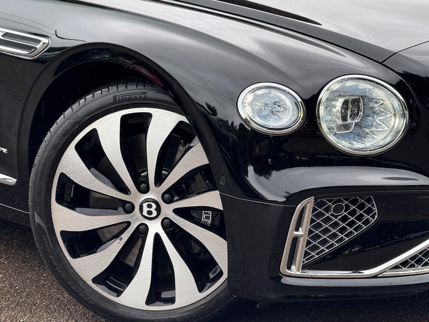 Used Bentley Flying Spur 2025 for sale - 76572011: Photo 2