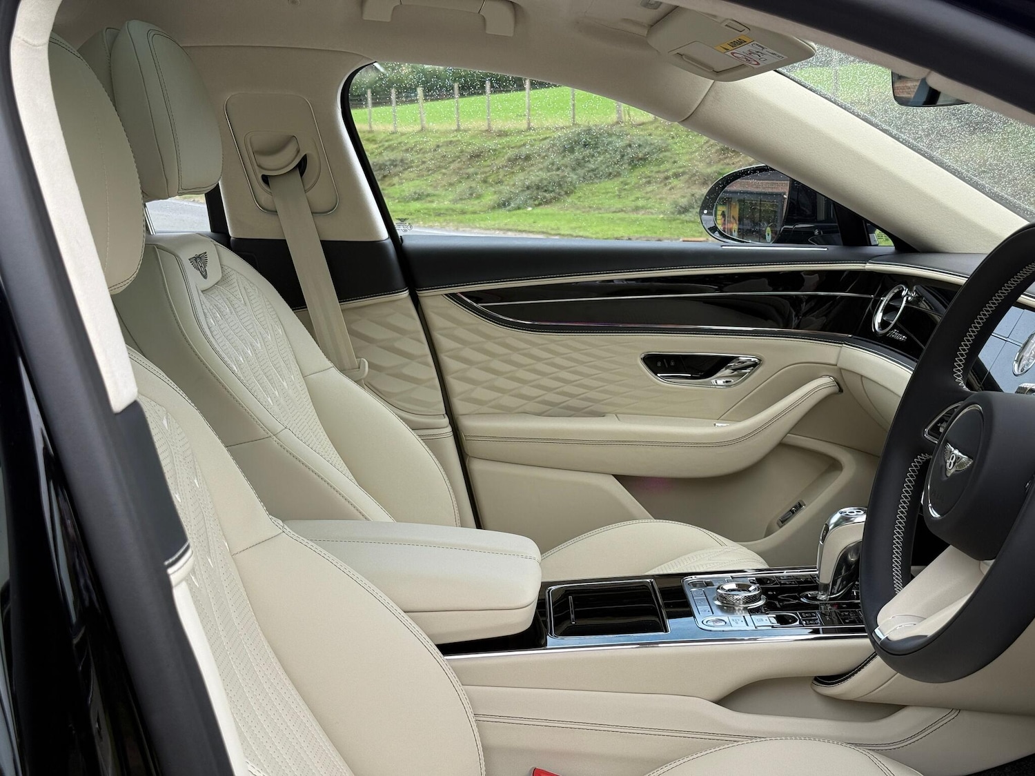 Used Bentley Flying Spur 2025 for sale - 76572011: Photo 24