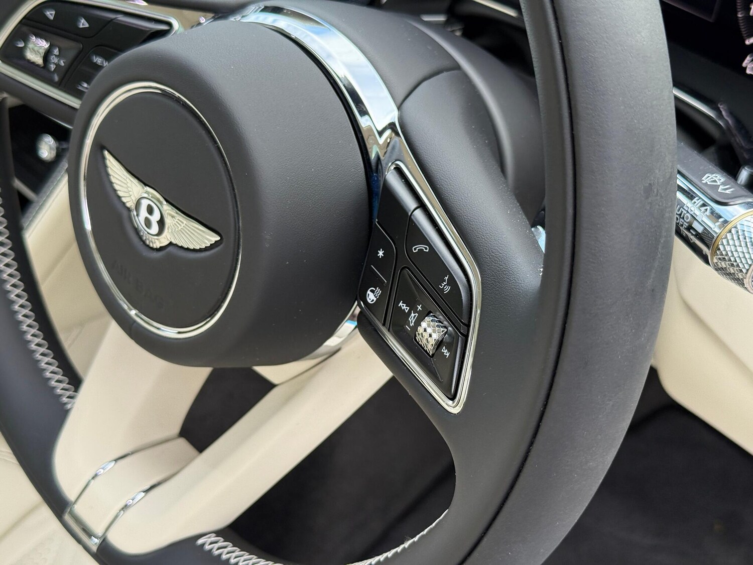 Used Bentley Flying Spur 2025 for sale - 76572011: Photo 31