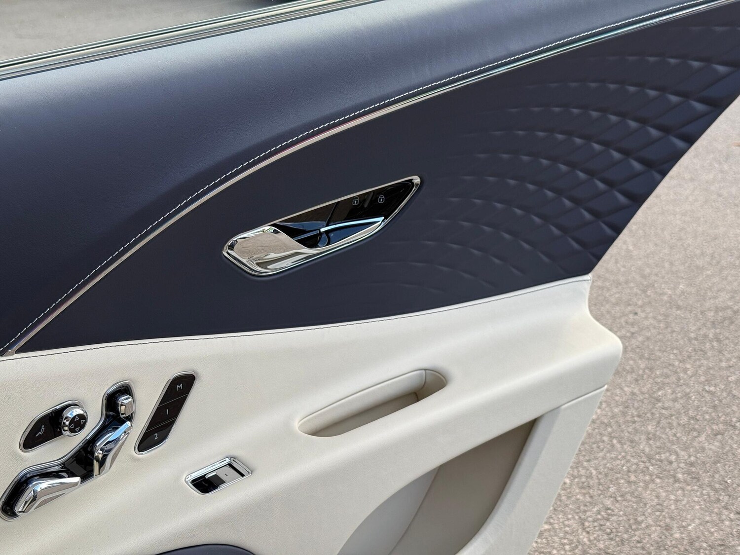 Used Bentley Flying Spur 2025 for sale - 77523890: Photo 17