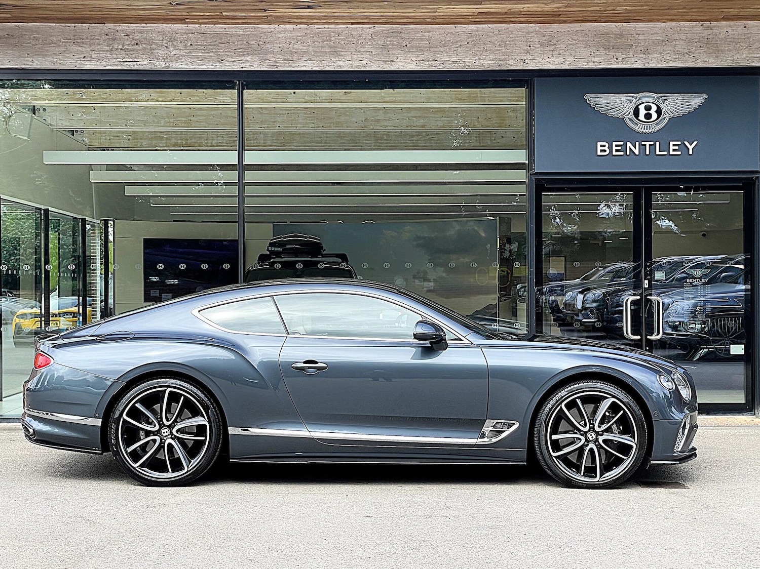 Used Bentley Continental 2020 for sale - 76388135: Photo 2