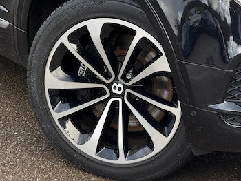 Used Bentley Bentayga 2018 for sale - 77478566: Photo