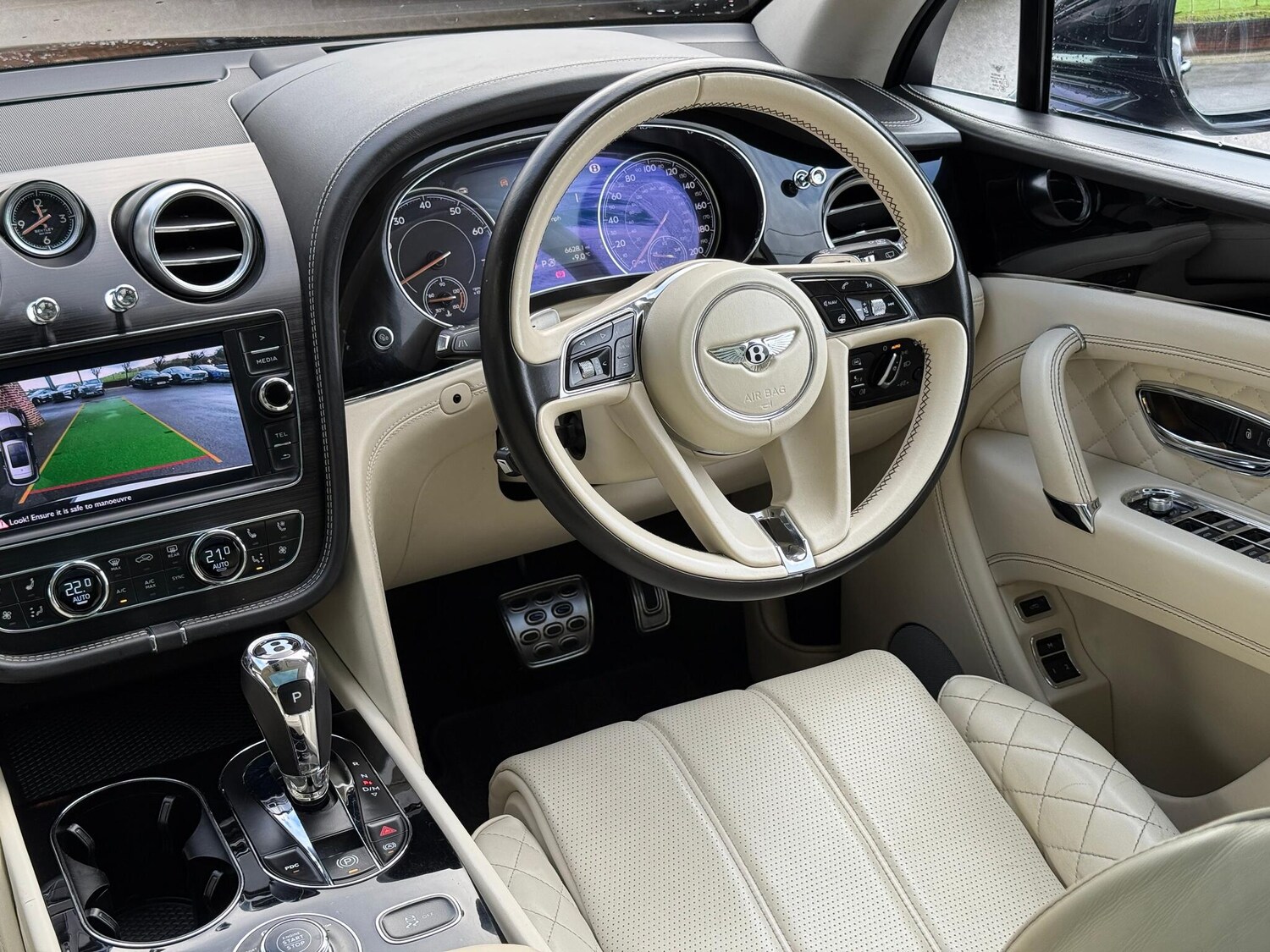 Used Bentley Bentayga for sale - 77478566: Photo 50