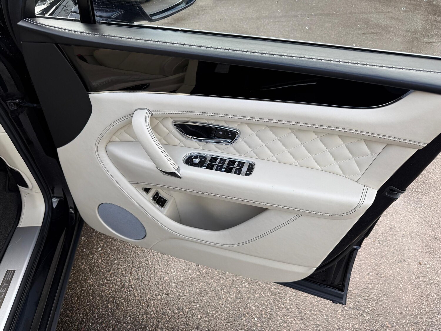 Used Bentley Bentayga for sale - 77478566: Photo 6