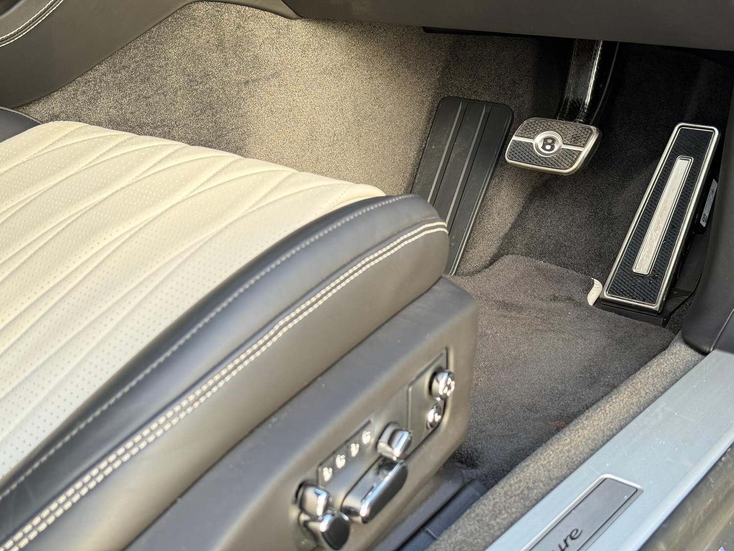 Used Bentley Continental 2024 for sale - 77238644: Photo 29