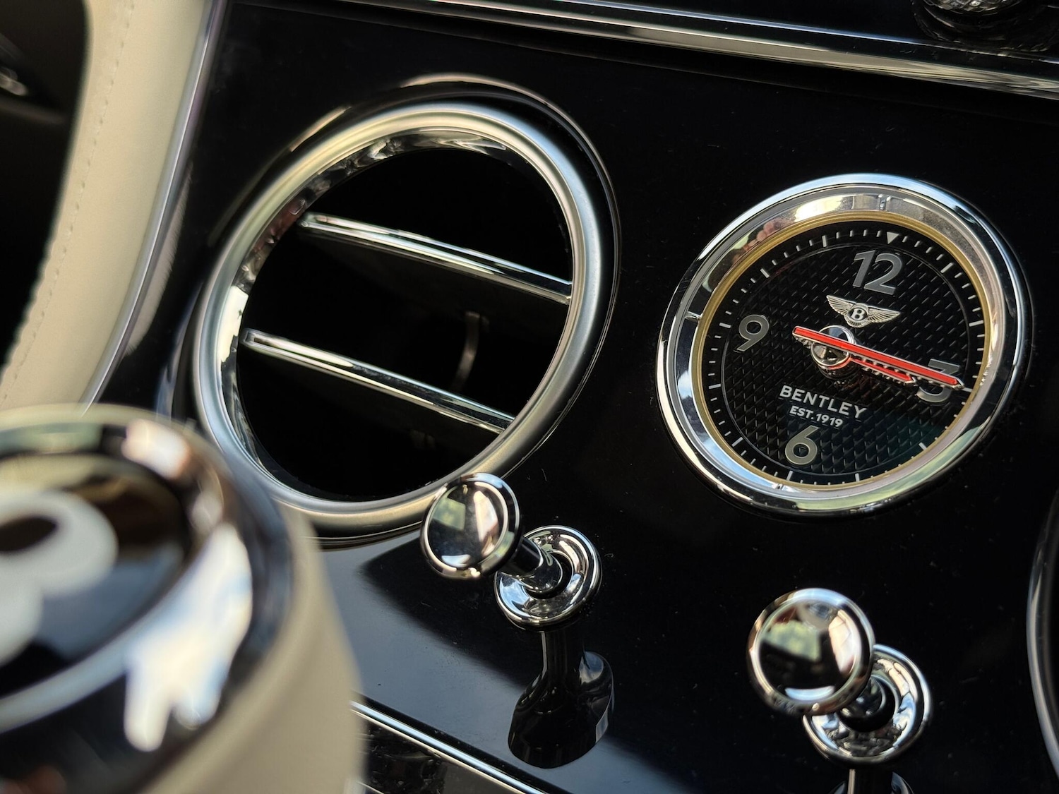 Used Bentley Continental 2024 for sale - 77238644: Photo 57