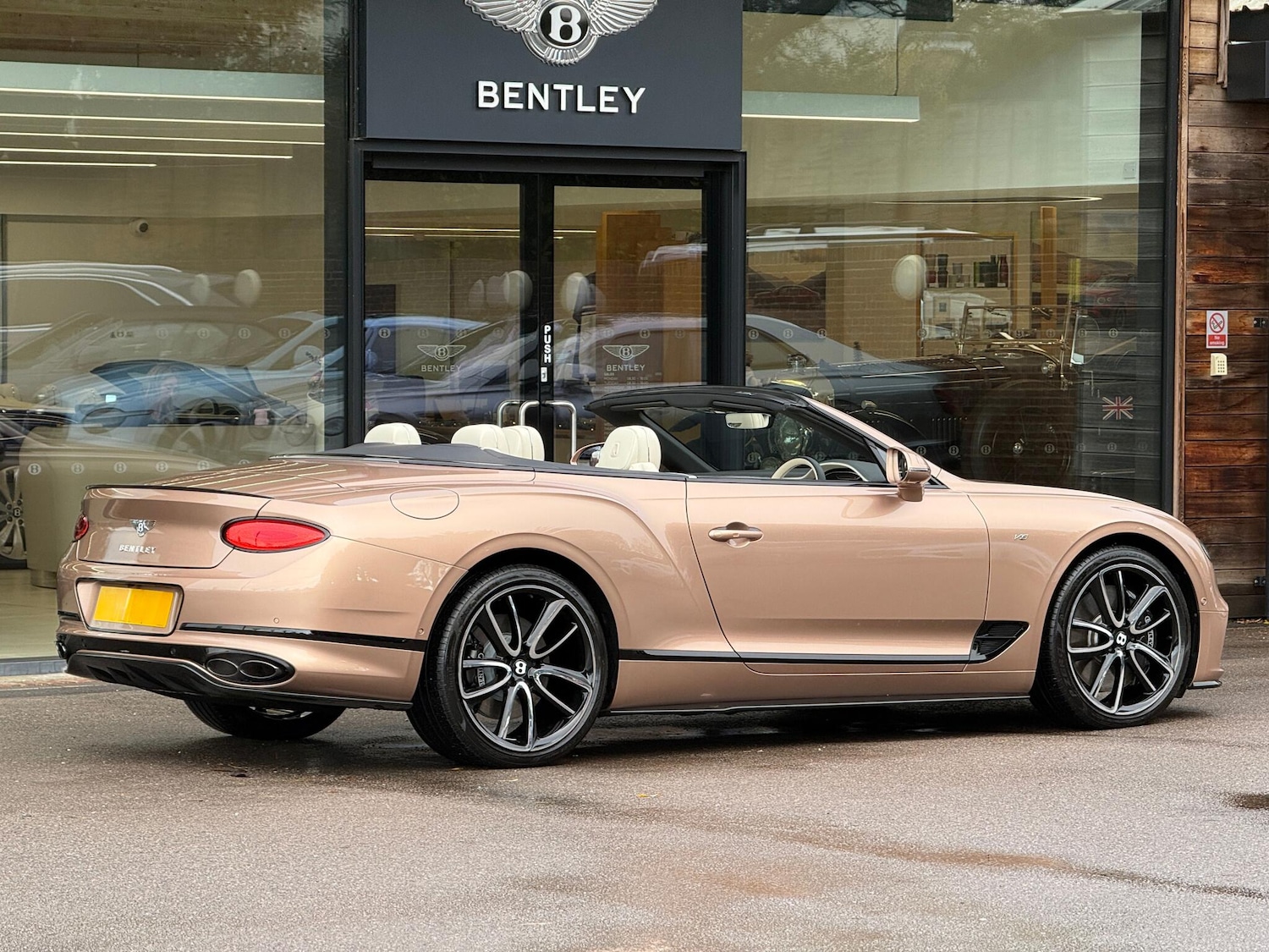 Used Bentley Continental 2022 for sale - 76936488: Photo 11