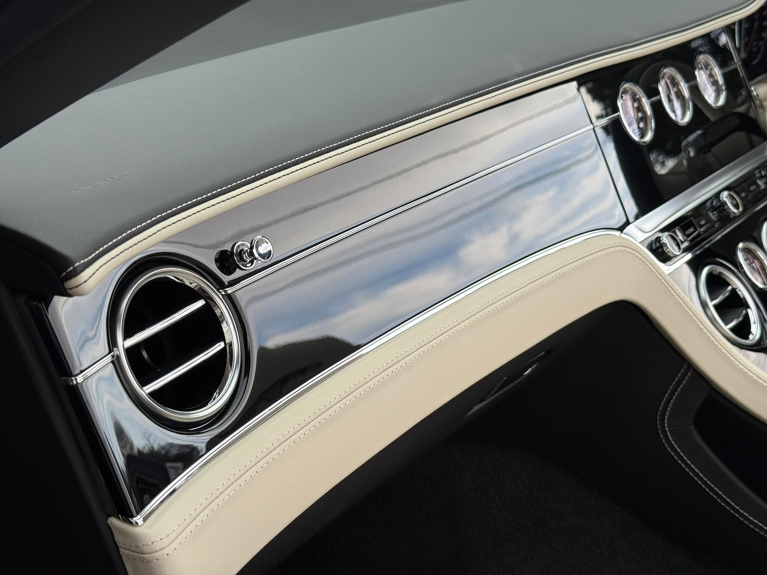 Used Bentley Continental 2022 for sale - 76936488: Photo 18