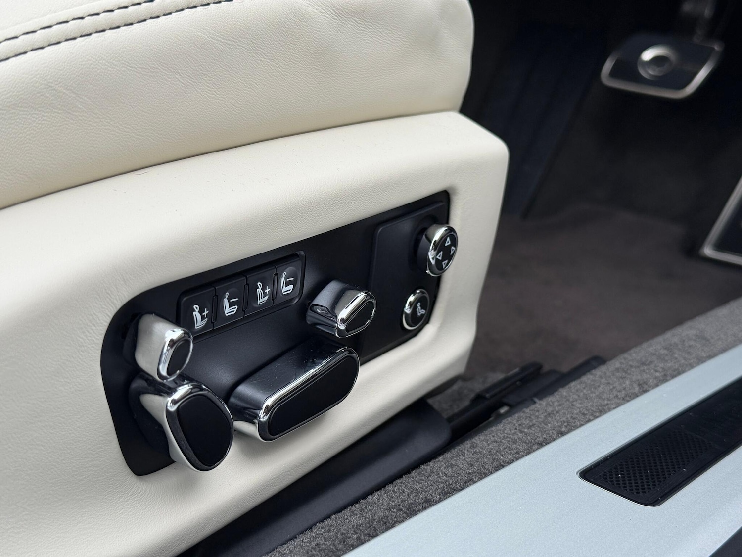 Used Bentley Continental 2022 for sale - 76936488: Photo 27