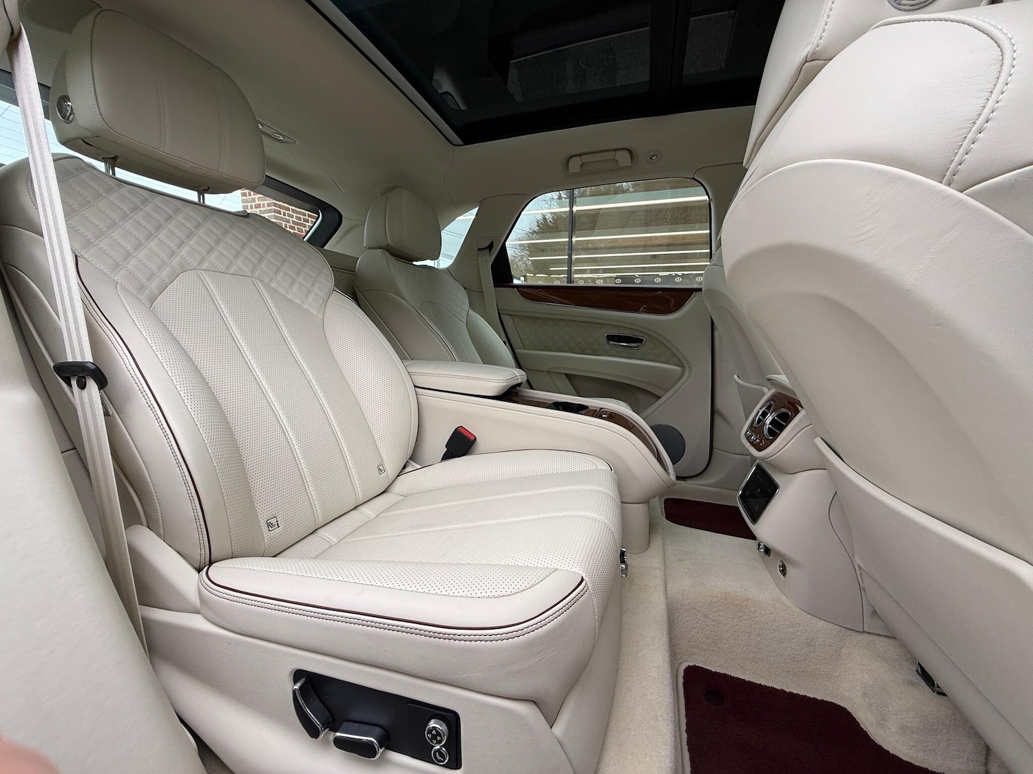 Used Bentley Bentayga 2021 for sale - 76499977: Photo 17