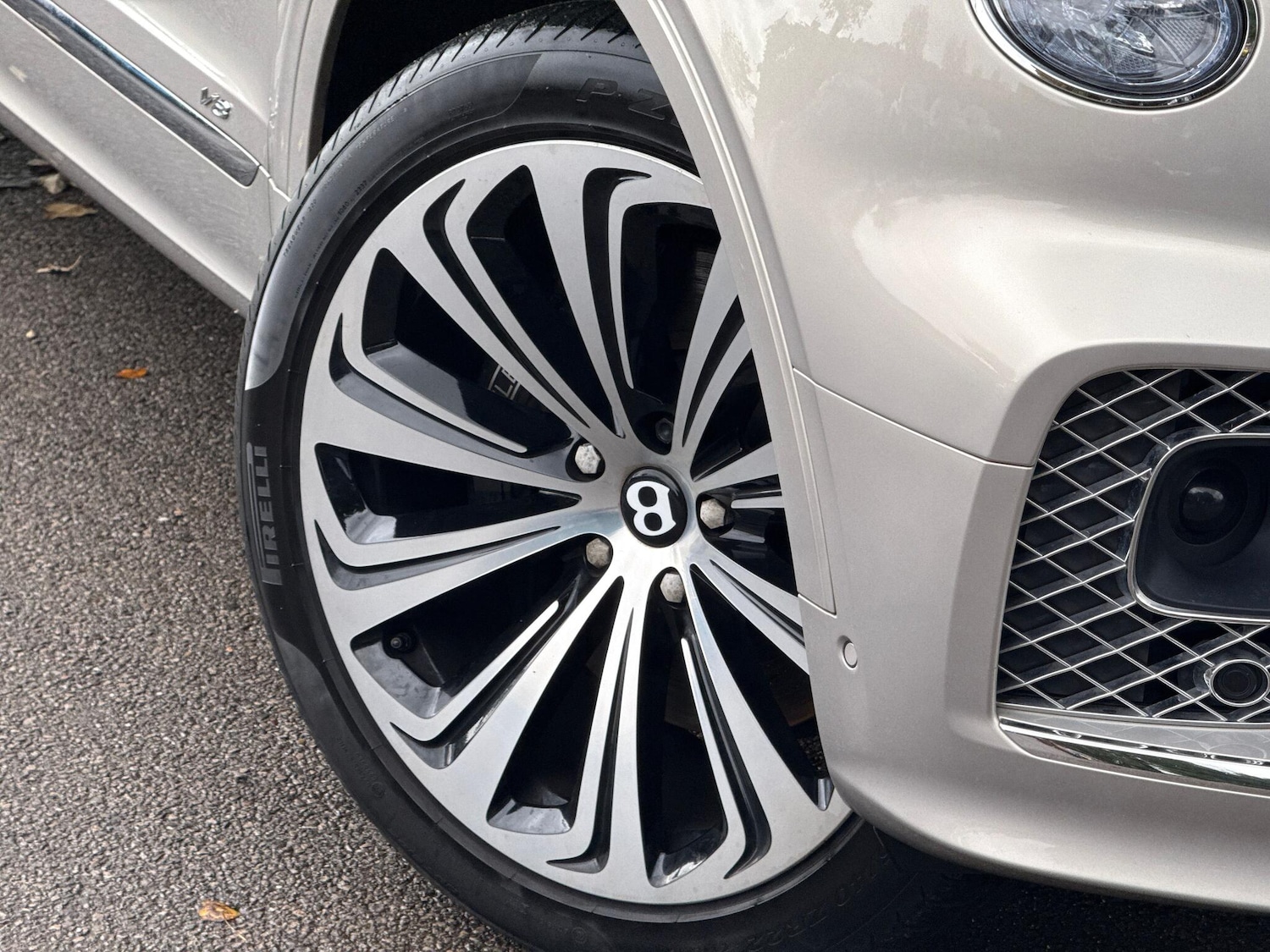 Used Bentley Bentayga 2021 for sale - 76499977: Photo 3