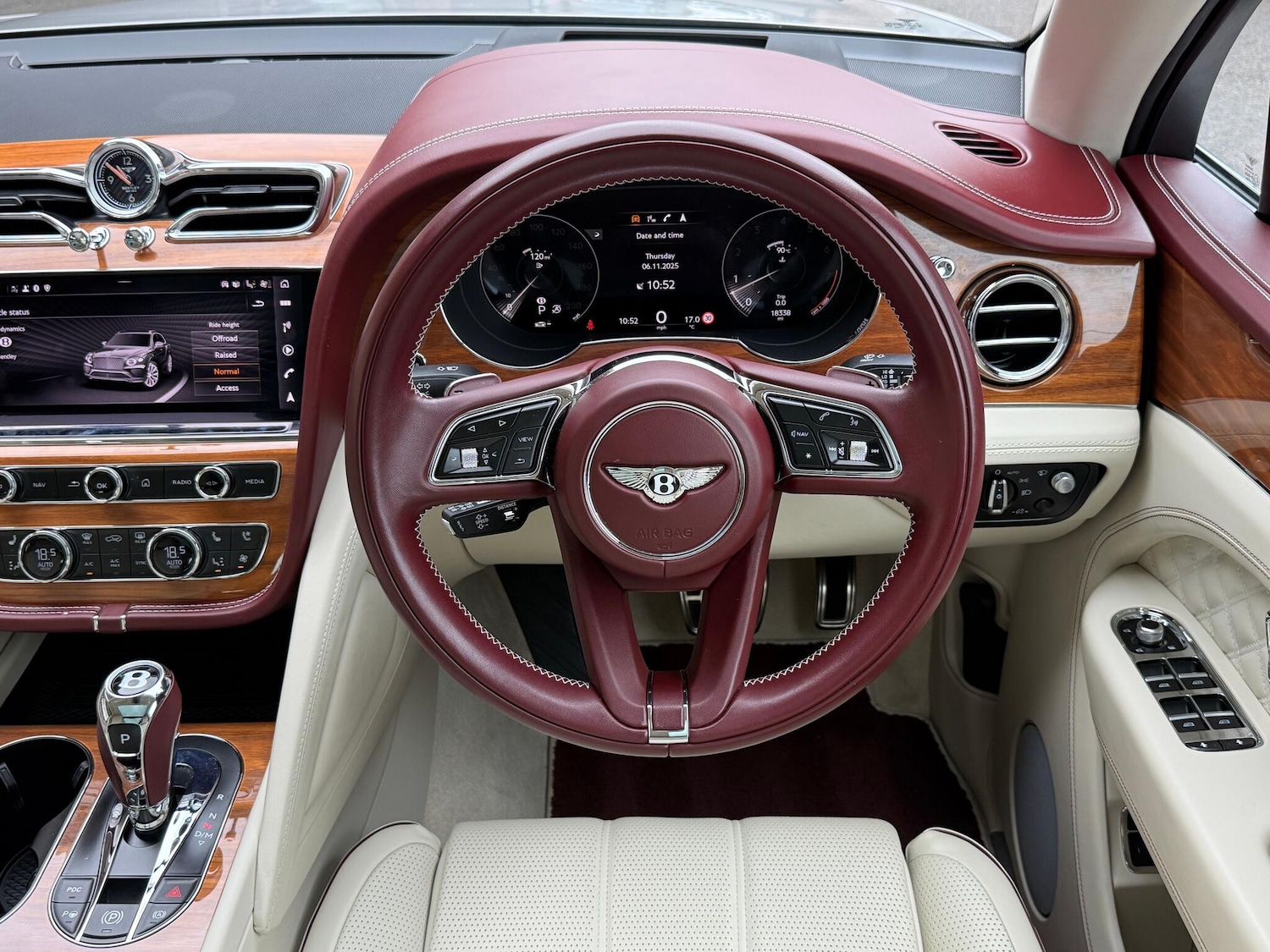 Used Bentley Bentayga 2021 for sale - 76499977: Photo 32