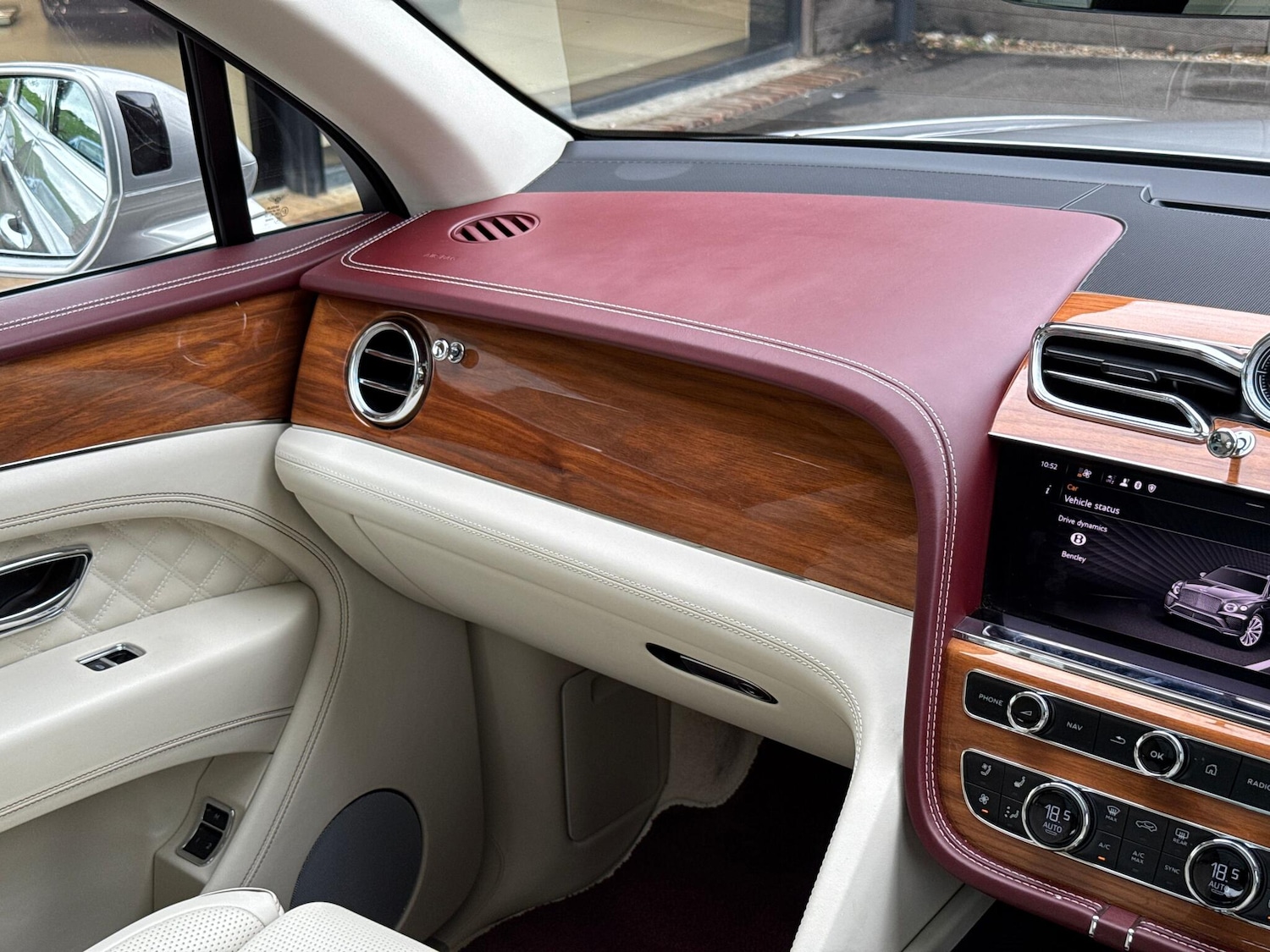 Used Bentley Bentayga 2021 for sale - 76499977: Photo 34