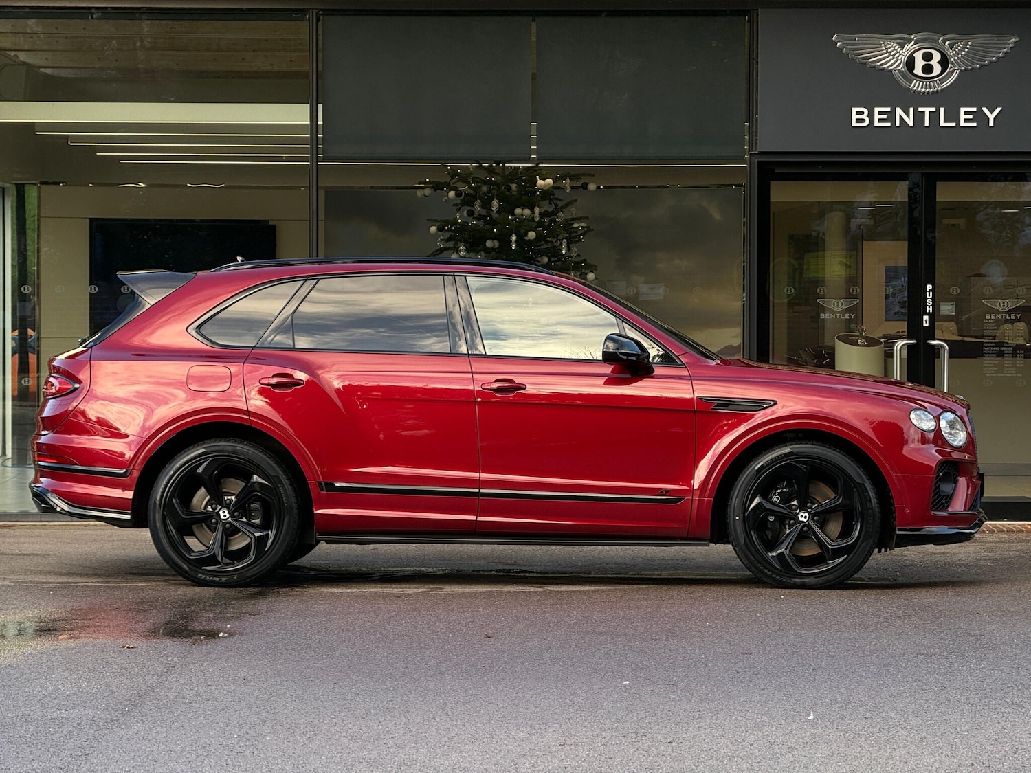 Used Bentley Bentayga 2021 for sale - 76936498: Photo 3