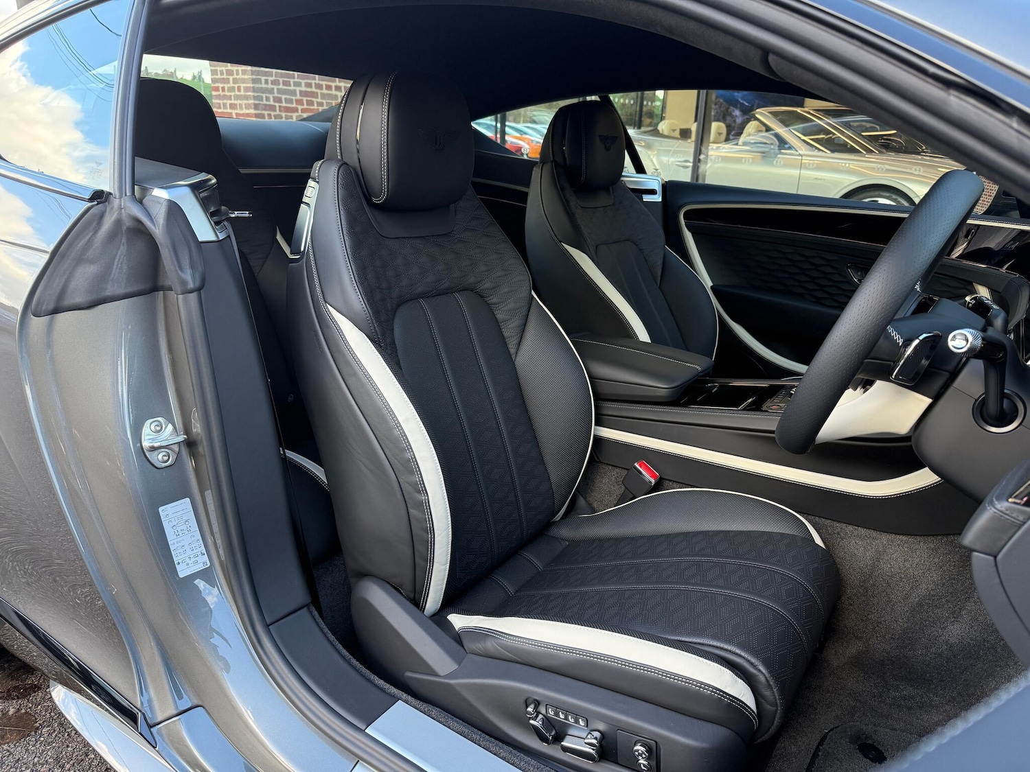 Used Bentley Continental 2025 for sale - 76522277: Photo 16