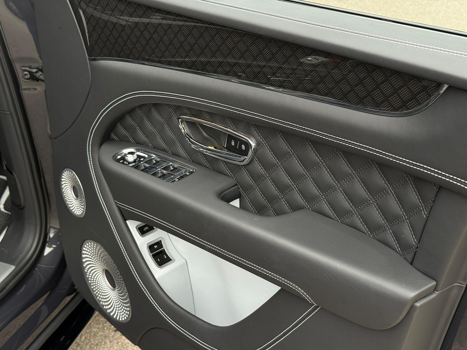 Used Bentley Bentayga 2025 for sale - 77156743: Photo 12