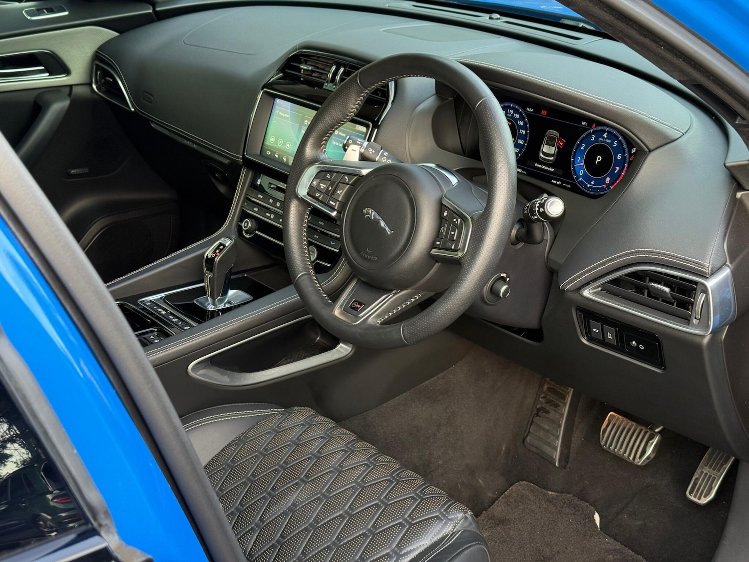 Used Jaguar F-Pace 2019 for sale - 76752927: Photo 11