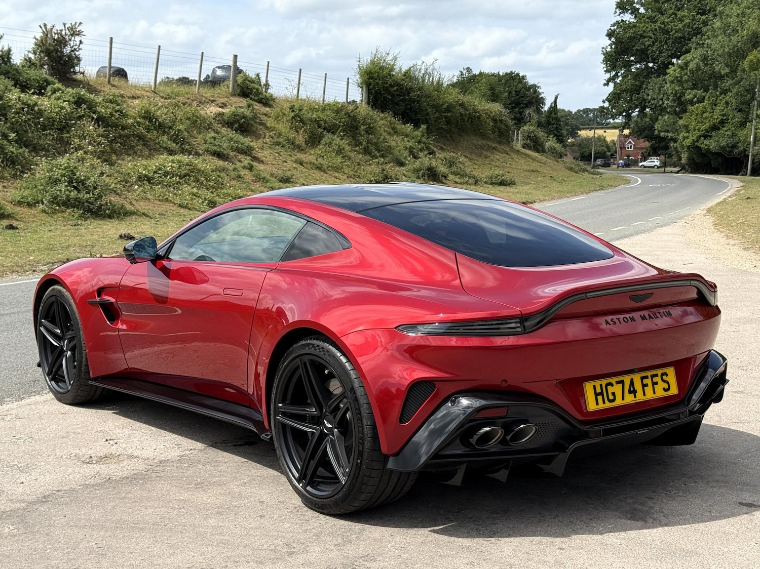 Used Aston Martin Vantage 2025 for sale - 76152230: Photo 11
