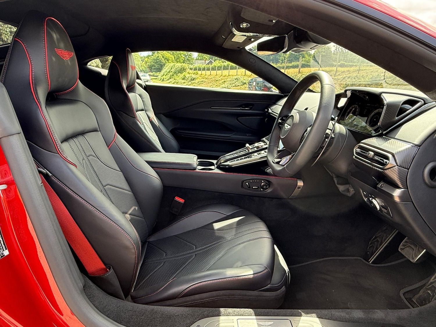 Used Aston Martin Vantage 2025 for sale - 76152230: Photo 18