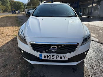 Used Volvo V40 2015 for sale - 79657547: Photo