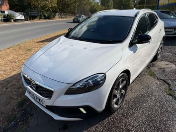 Used Volvo V40 2015 for sale - 79657547: Photo