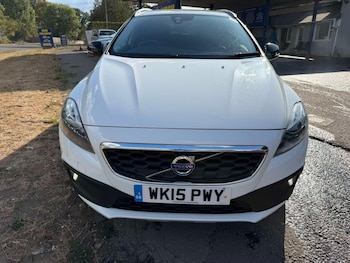 Used Volvo V40 Cross Country 2015 for sale - 79552942: Photo