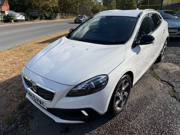 Used Volvo V40 Cross Country 2015 for sale - 79552942: Photo