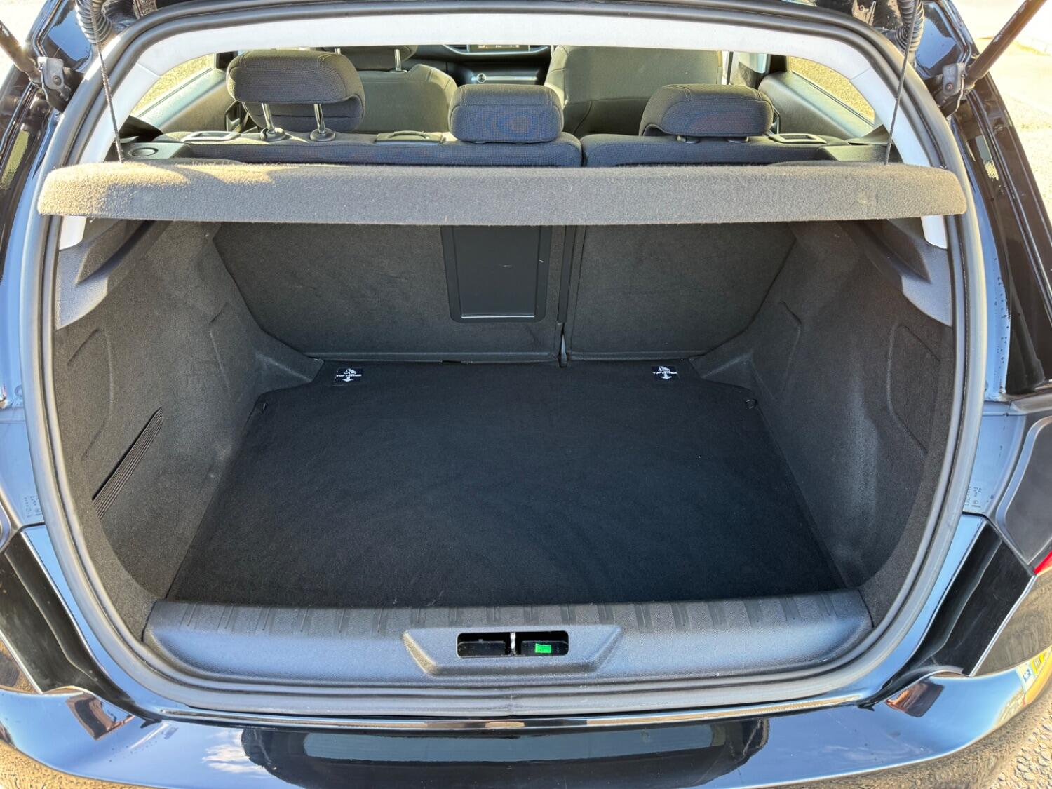 Used Peugeot 308 2018 for sale - 76181092: Photo 13