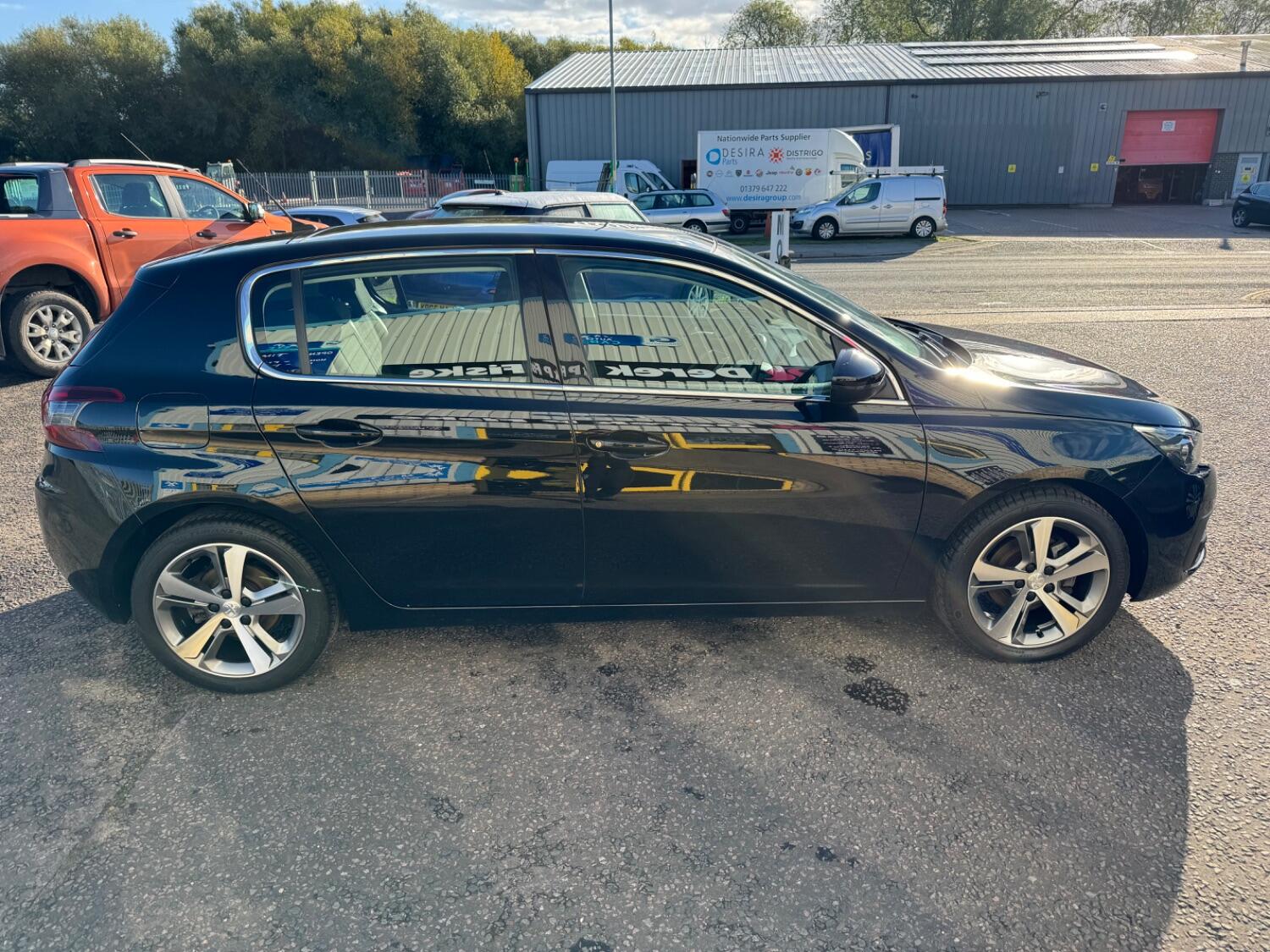 Used Peugeot 308 2018 for sale - 76181092: Photo 8