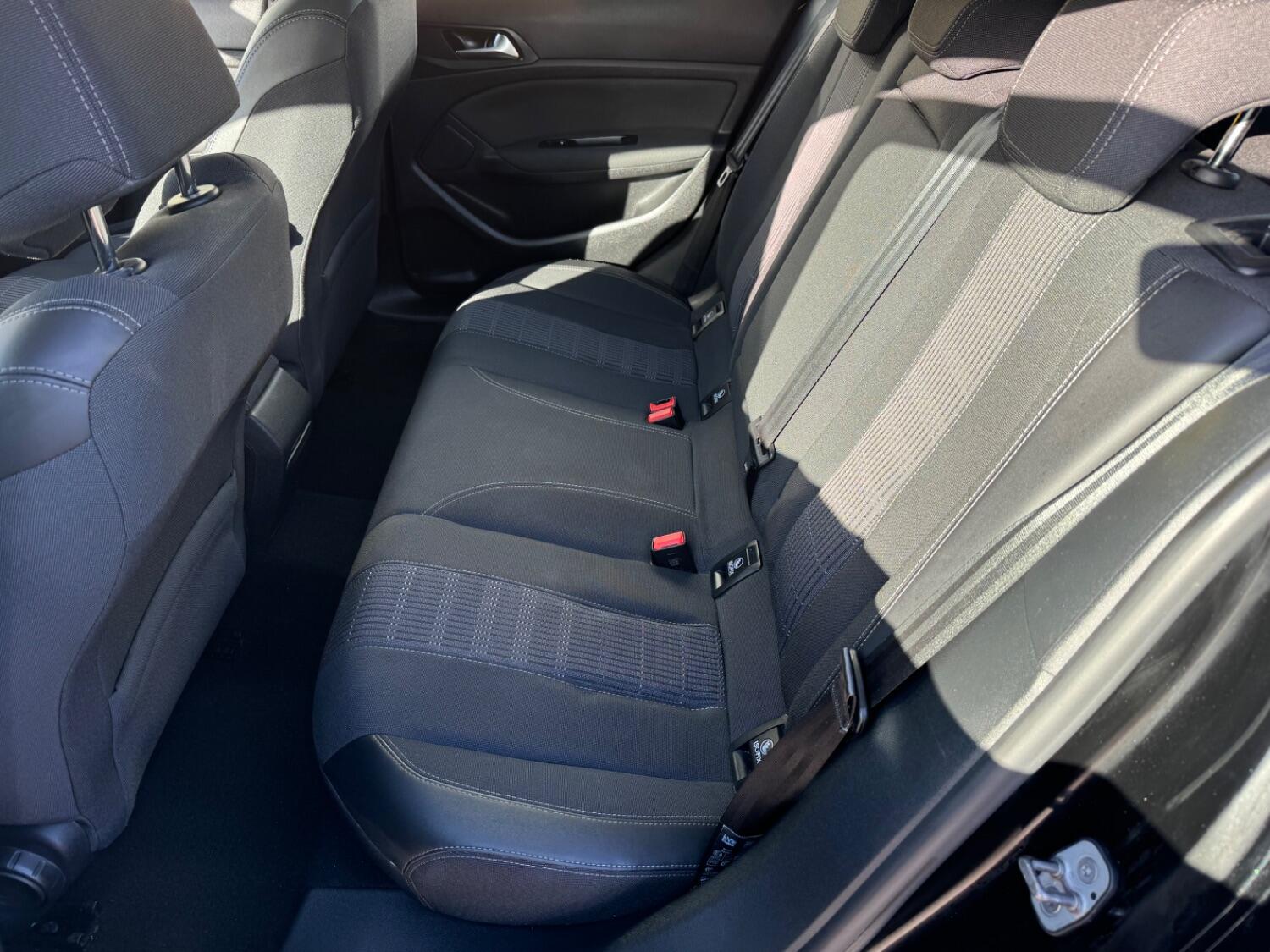 Used Peugeot 308 2018 for sale - 76793619: Photo 14