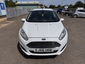 Used Ford Fiesta 2016 for sale - 79033112: Photo