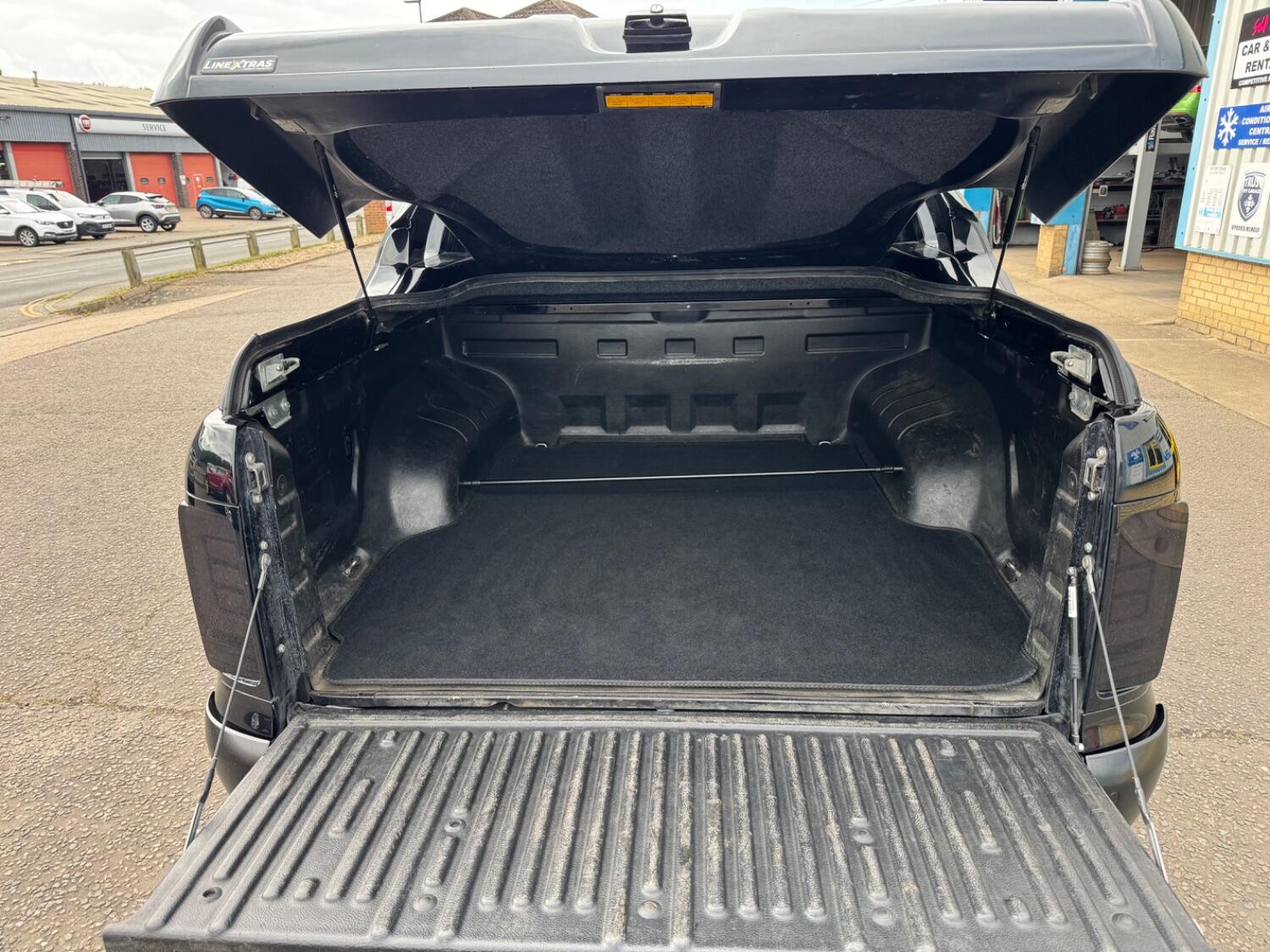 Used Volkswagen Amarok 2018 for sale - 76904690: Photo 18