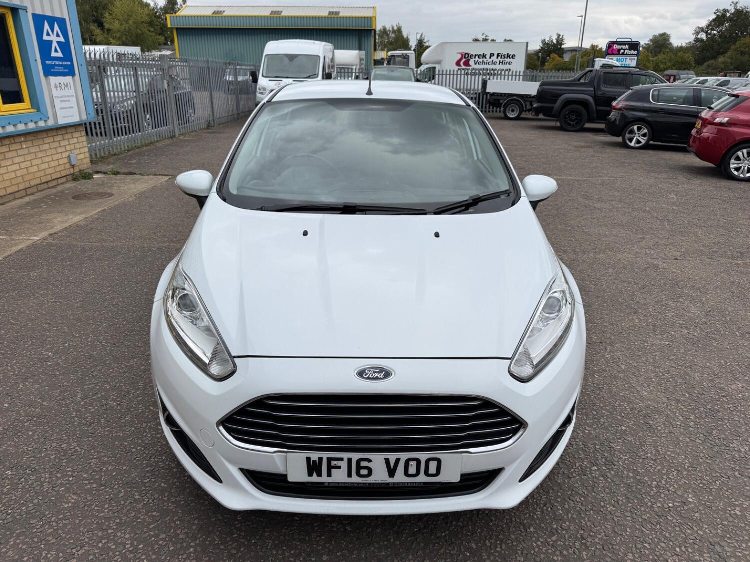 Used Ford Fiesta 2016 for sale - 76904648: Photo 2