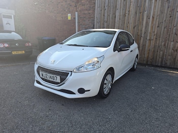 Used Peugeot 208 2014 for sale - 75539623: Photo