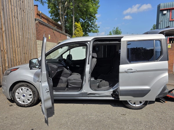 Used Ford Tourneo Connect 2016 for sale - 74725649: Photo 9