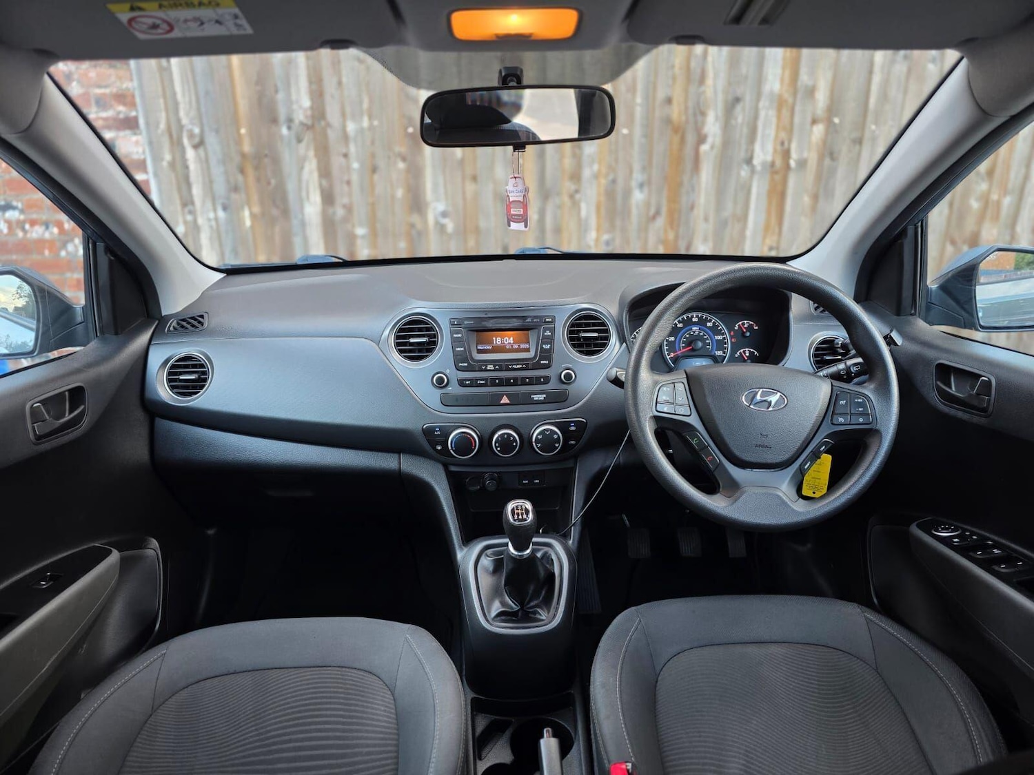 Used Hyundai i10 2017 for sale - 76380585: Photo 12