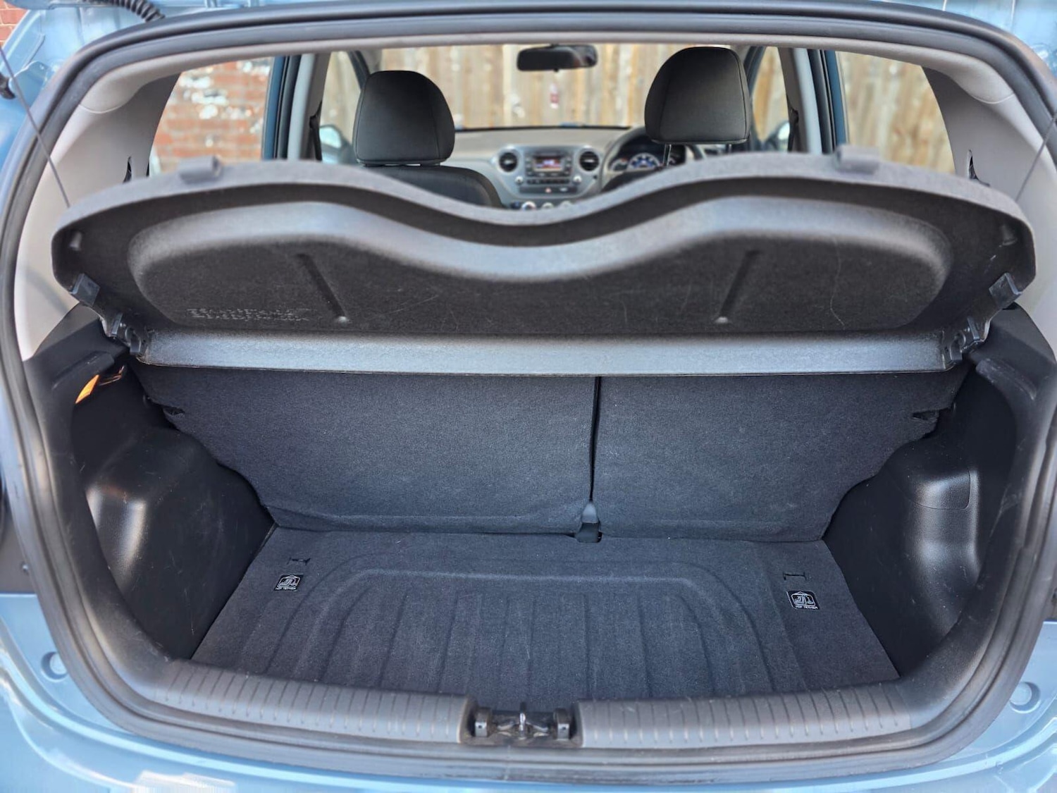 Used Hyundai i10 2017 for sale - 76380585: Photo 13