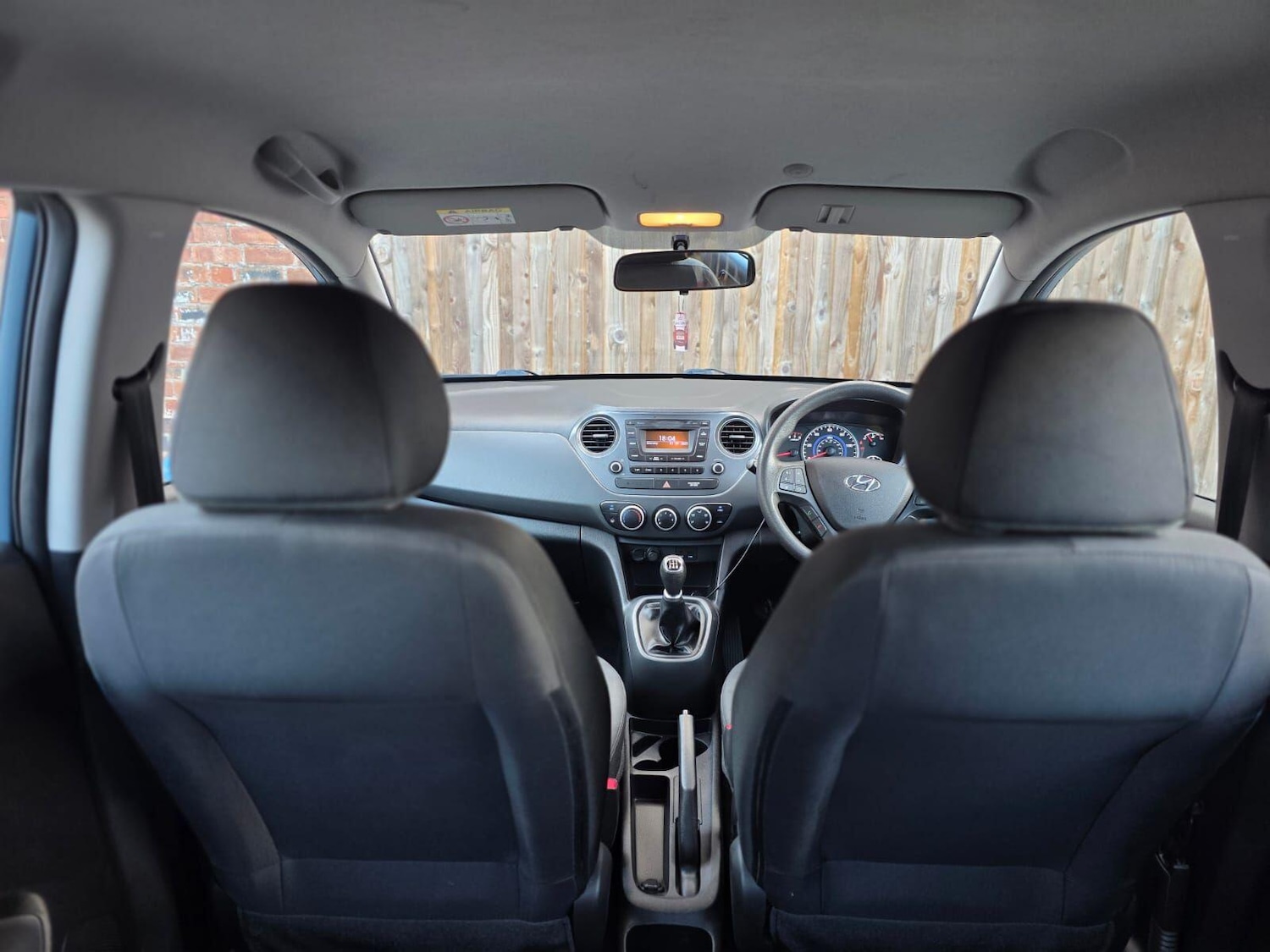 Used Hyundai i10 2017 for sale - 76380585: Photo 15