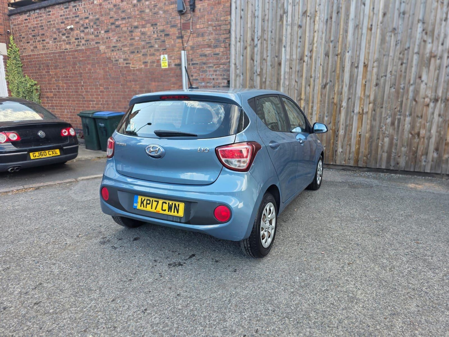 Used Hyundai i10 2017 for sale - 76380585: Photo 3