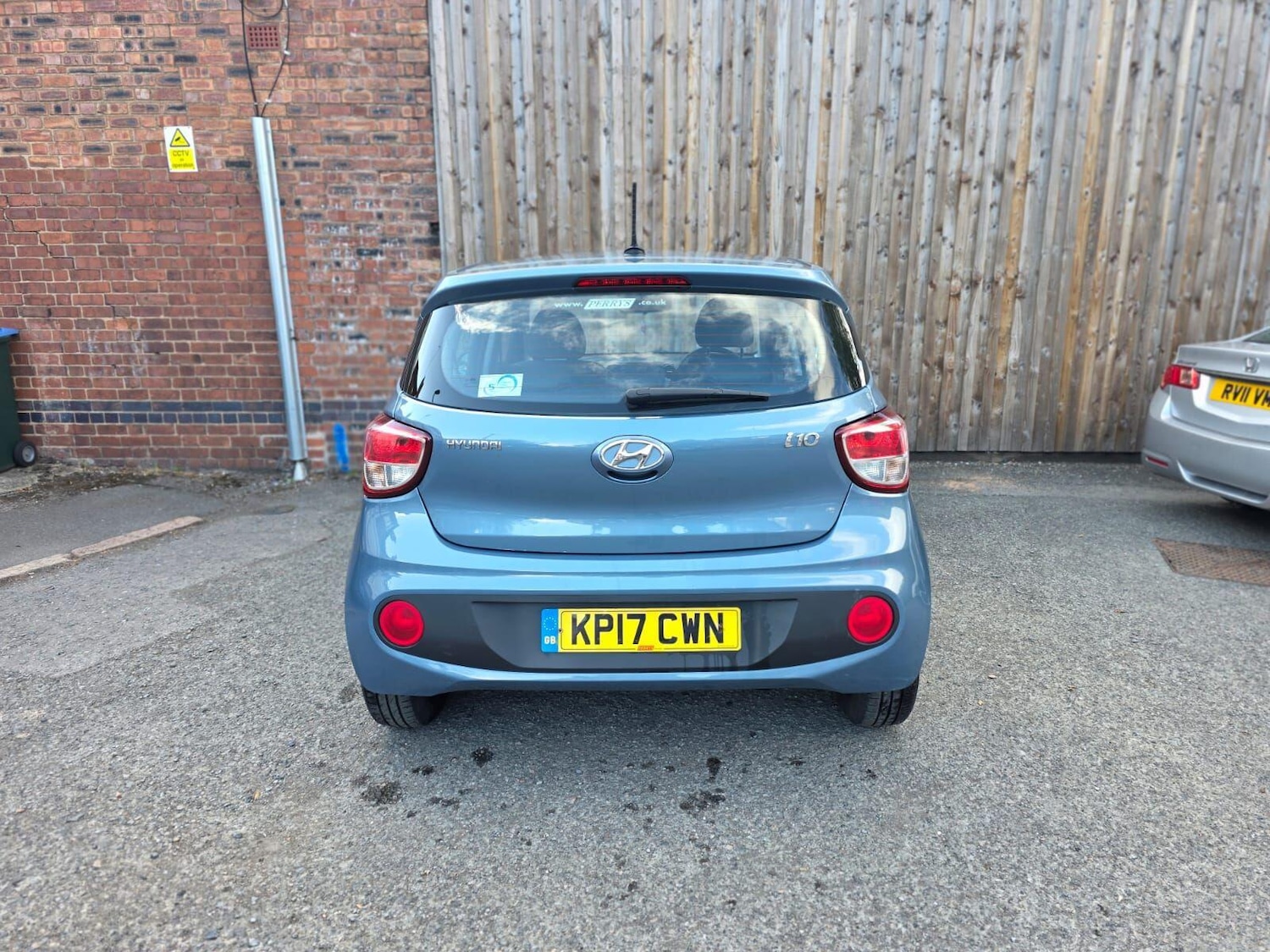 Used Hyundai i10 2017 for sale - 76380585: Photo 6