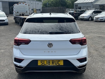 Used Volkswagen T-Roc 2018 for sale - 79124643: Photo