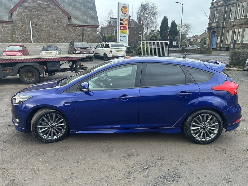 Used Ford Focus 2017 for sale - 77990189: Photo 3