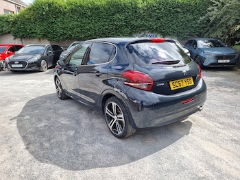 Used Peugeot 208 2017 for sale - 79468748: Photo