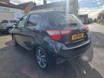 Used Toyota Yaris 2019 for sale - 79434376: Photo