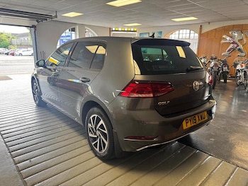 Used Volkswagen Golf 2019 for sale - 79370134: Photo
