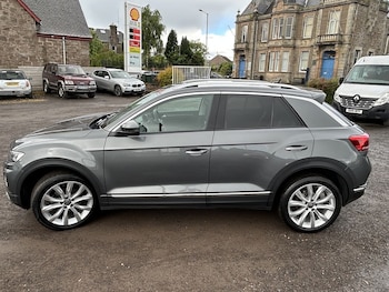 Used Volkswagen T-Roc 2021 for sale - 78847400: Photo