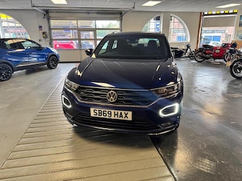 Used Volkswagen T-Roc 2019 for sale - 79423302: Photo