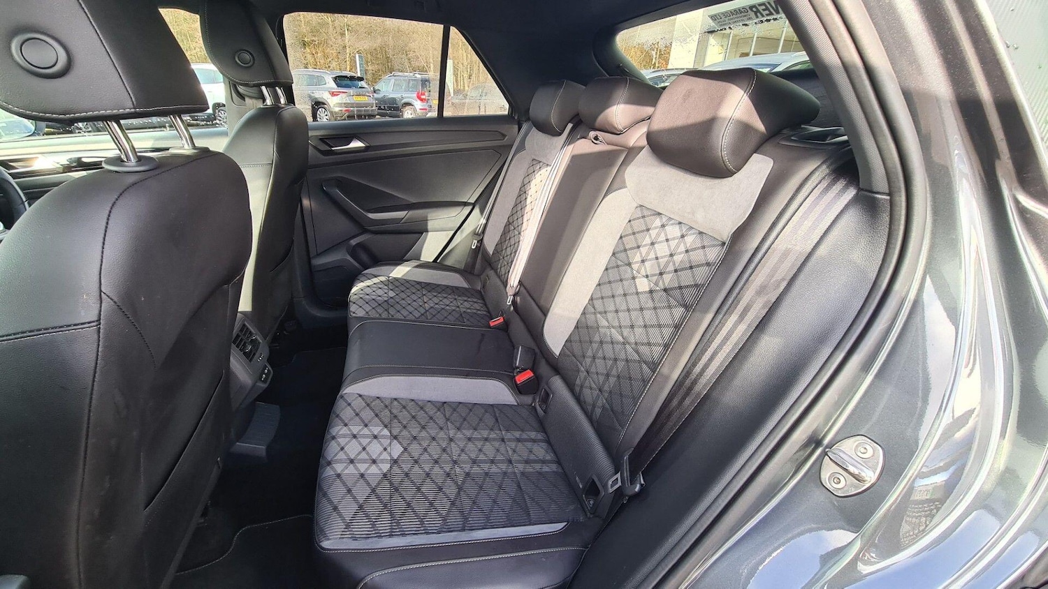 Used Volkswagen T-Roc 2022 for sale - 77625688: Photo 14